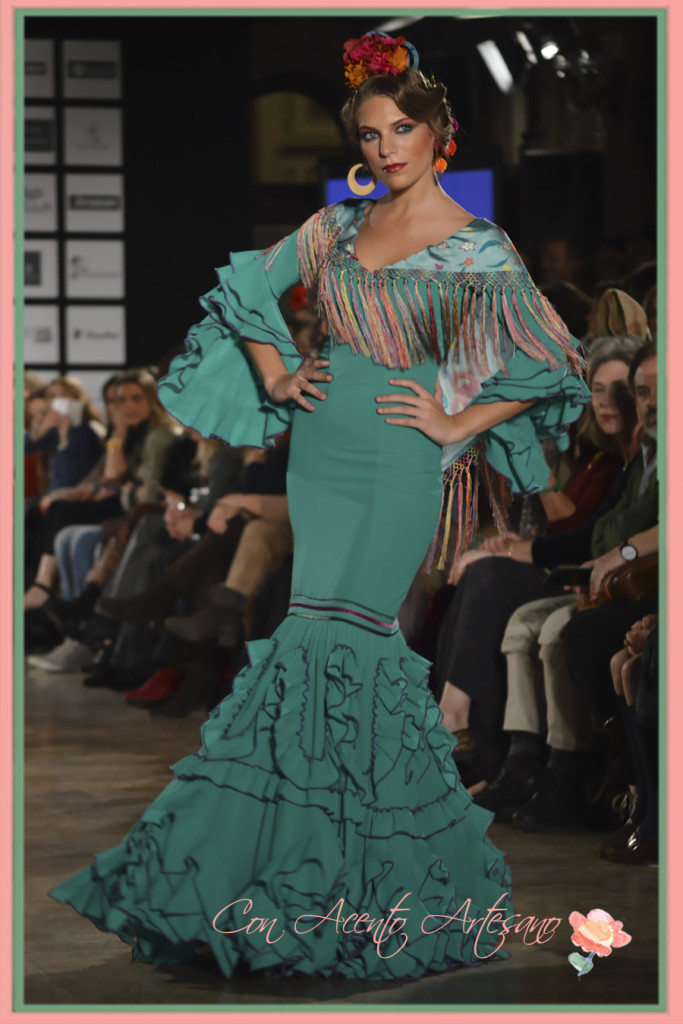 Traje de flamenca liso en verde agua de Pol Nuñez