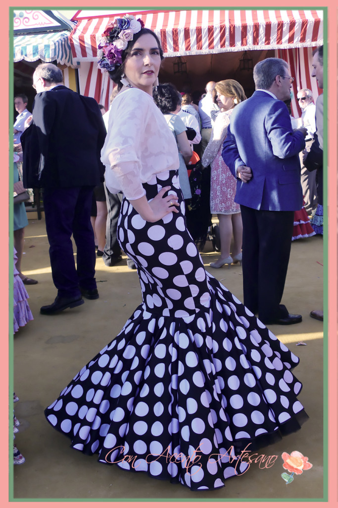 Traje de flamenca de dos piezas en blanco y negro de Ángeles Gálvez 