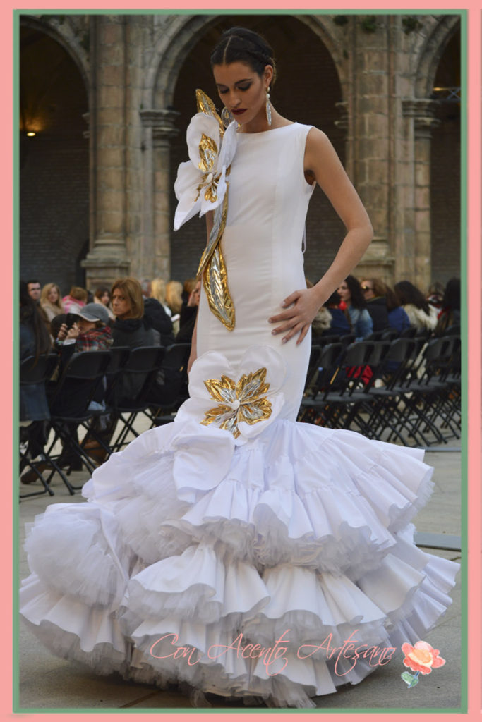 Traje flamenca blanco inspirado en Sex and the city de Sergy Garrido en Wappíssima 2016