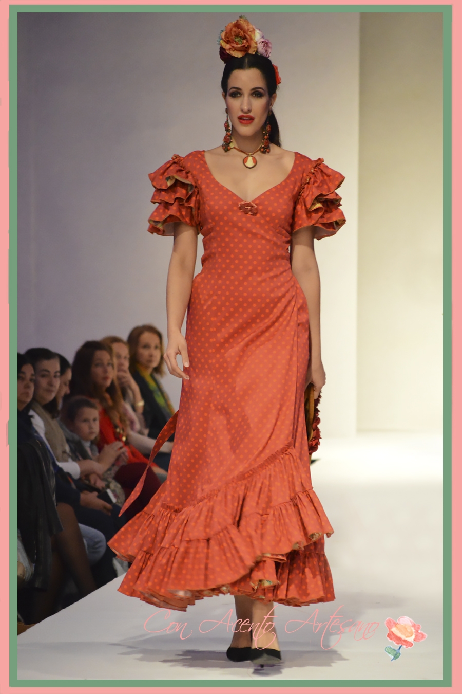 Tiranía Odio imán Más lunares de colores de Carmen Fitz - Acento Artesano | Trajes de flamenca,  Moda, Vestidos de Novia, Vestidos de Invitadas y Belleza