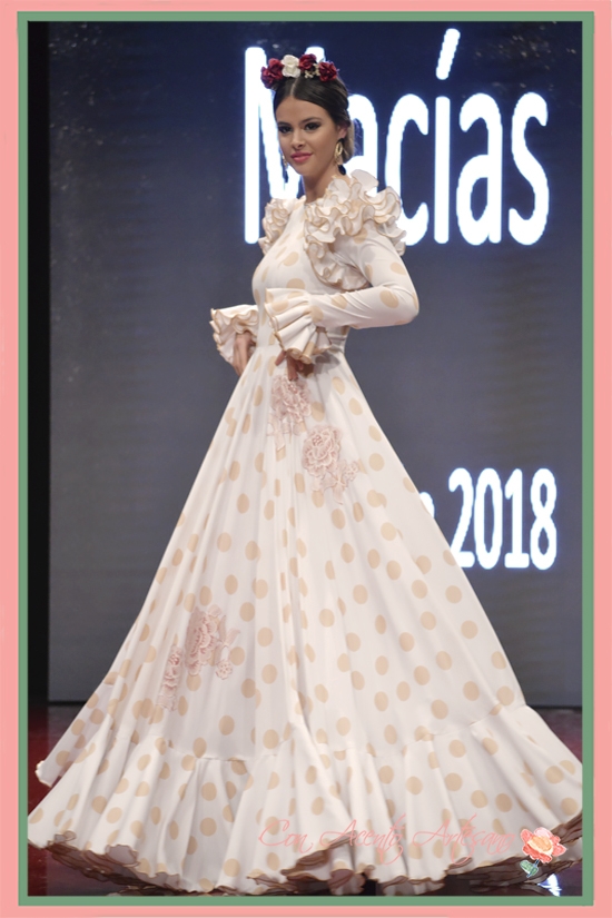 Inevitable ella es atleta Nuevas propuestas flamencas de Manuela Macías - Acento Artesano | Trajes de  flamenca, Moda, Vestidos de Novia, Vestidos de Invitadas y Belleza