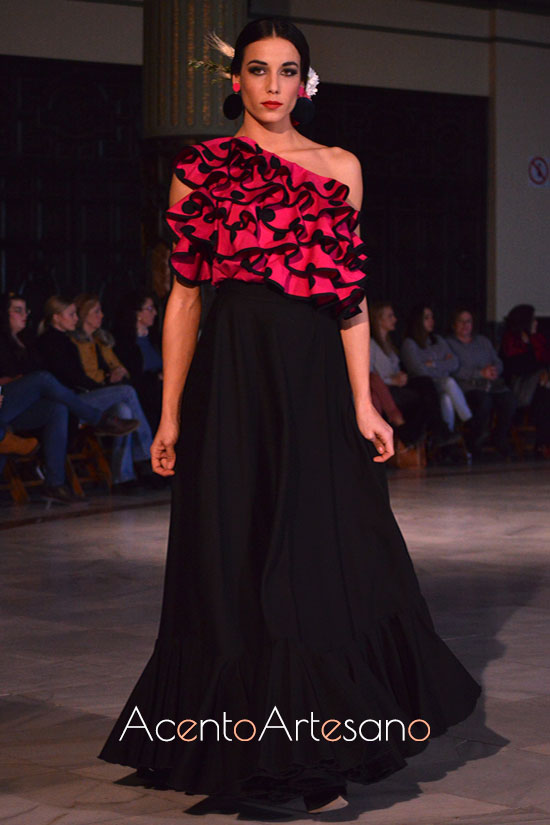 de flamenca rocieros de Alba Calerón - Acento Artesano de flamenca, Moda, Vestidos de Vestidos de Invitadas y Belleza