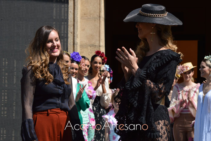  Rebeca Moda Flamenca tras el carrusel de su colección en Pasarela Flamenca Granada