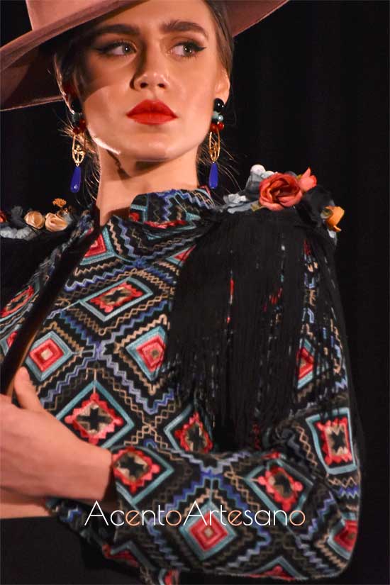 Chaqueta de inspiración torera de Ajolí 58 en Pasarela Flamenca Granada