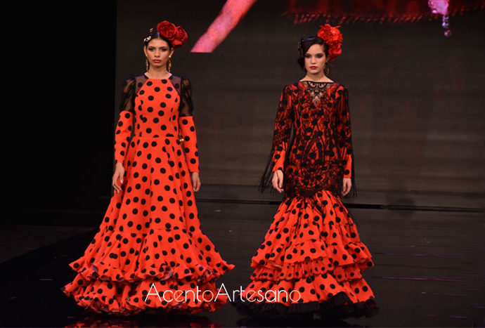 Ángeles Espinar y Mof&Art en Los Arcos porque ‘Sevilla te espera vestida de flamenca’