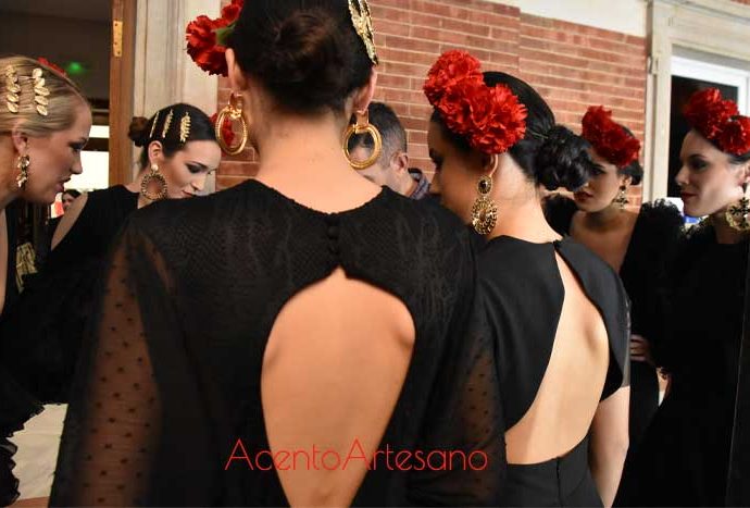 Traje de flamenca negro o cómo Vestir a la Española de Manuel Colmenero