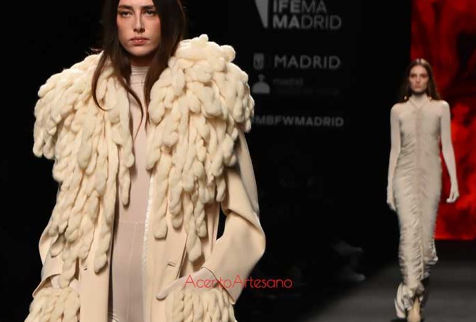 El otoño e invierno viene de blanco y rojo en la MBFWMadrid